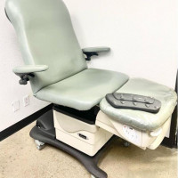 Pre-Owned - Excellent MIDMARK 647