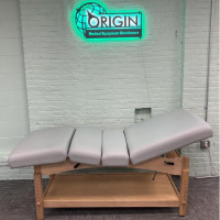 Oakworks Clinician Line Flextop Esthetician Massage Table