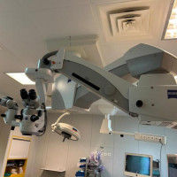 Pre-Owned - Excellent ZEISS OPMI Lumera 700