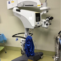 Pre-Owned - Excellent ZEISS OPMI Lumera 700