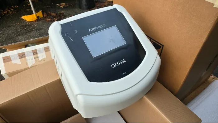 Pre-Owned - Excellent RENEVE Oxyage